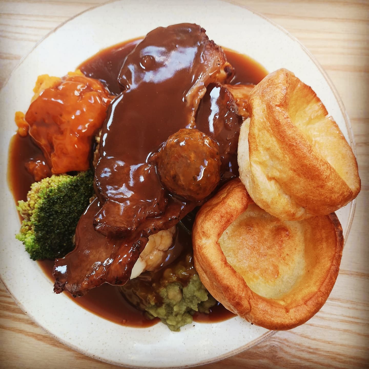 28 Best Roast Dinners Liverpool Has To Offer in 2024